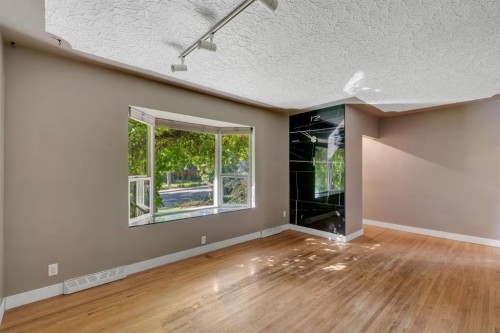 212 Blackthorn Road Nw, Calgary, AB 