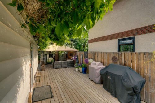 212 Blackthorn Road Nw, Calgary, AB 