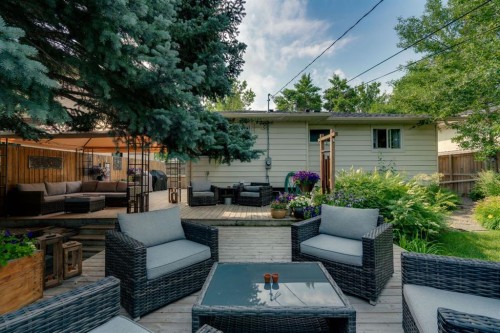212 Blackthorn Road Nw, Calgary, AB 