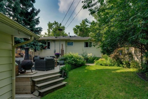 212 Blackthorn Road Nw, Calgary, AB 