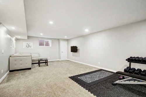 1410 38 Street Sw, Calgary, AB 
