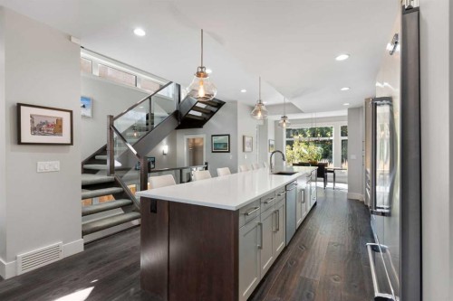2106 27 Avenue Sw, Calgary, AB 