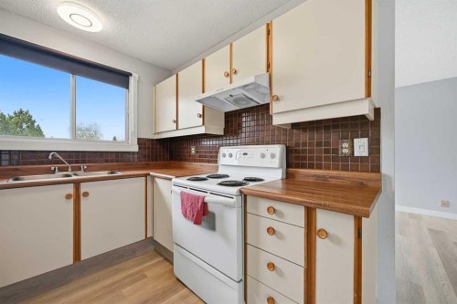 44 Castleridge Close Ne, Calgary, AB 