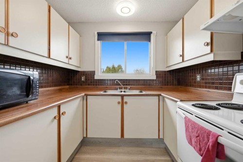 44 Castleridge Close Ne, Calgary, AB 