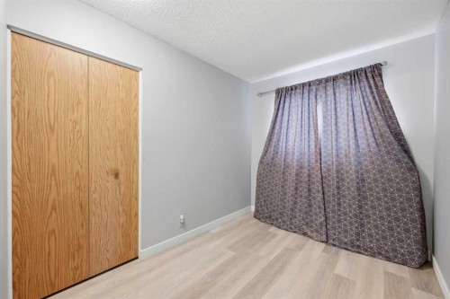 44 Castleridge Close Ne, Calgary, AB 