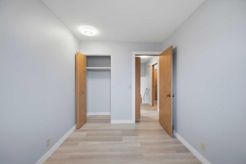 44 Castleridge Close Ne, Calgary, AB 