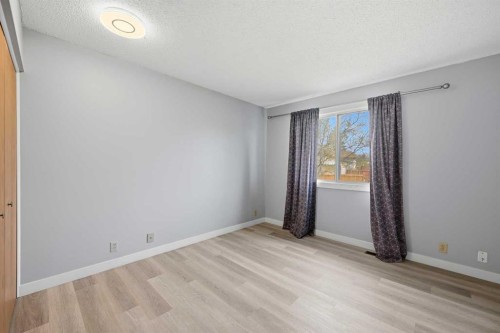 44 Castleridge Close Ne, Calgary, AB 