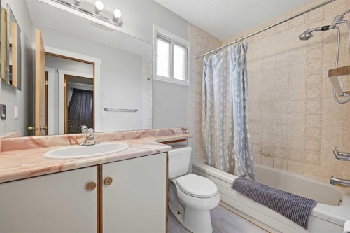 44 Castleridge Close Ne, Calgary, AB 