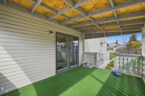 44 Castleridge Close Ne, Calgary, AB 