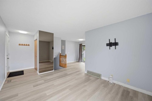 44 Castleridge Close Ne, Calgary, AB 