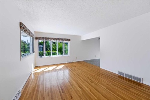 107 Hallbrook Drive Sw, Calgary, AB 