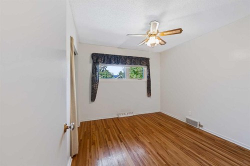 107 Hallbrook Drive Sw, Calgary, AB 