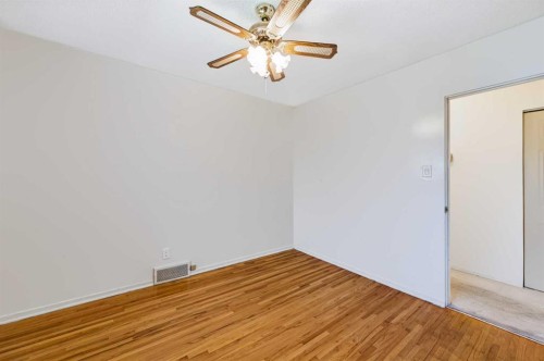 107 Hallbrook Drive Sw, Calgary, AB 
