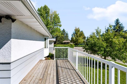 107 Hallbrook Drive Sw, Calgary, AB 