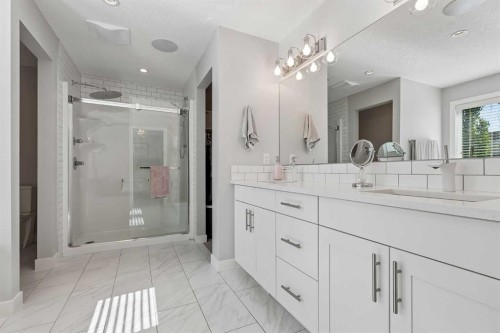 116 Masters Court Se, Calgary, AB 