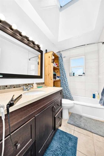 2451 29 Avenue Sw, Calgary, AB 