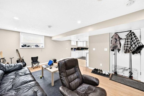 2451 29 Avenue Sw, Calgary, AB 