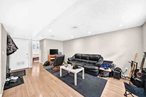 2451 29 Avenue Sw, Calgary, AB 