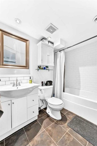 2451 29 Avenue Sw, Calgary, AB 