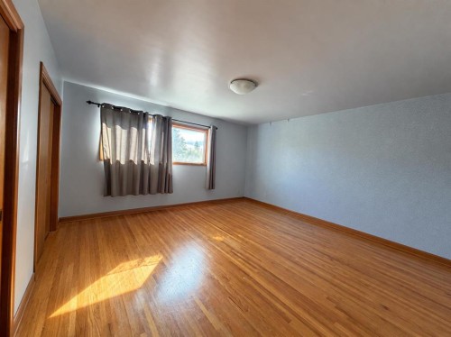 1136 19 Avenue Nw, Calgary, AB 