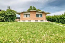 416 & 418 33 Avenue NE Calgary, AB T2E 2J1