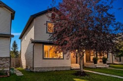 184 Everridge Way SW Calgary, AB T2Y 4S9