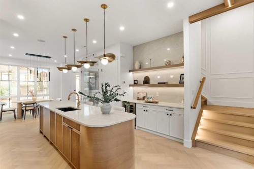 907 36A Street Nw, Calgary, AB 