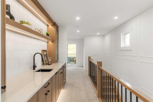 907 36A Street Nw, Calgary, AB 