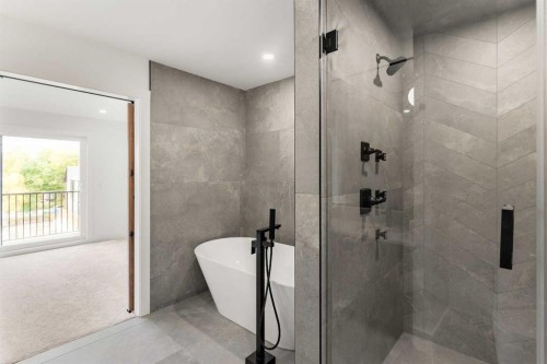 907 36A Street Nw, Calgary, AB 