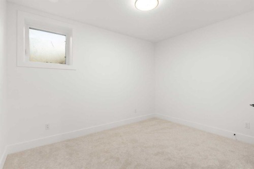 907 36A Street Nw, Calgary, AB 