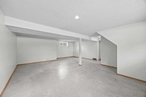 6904 8 Street Nw, Calgary, AB 