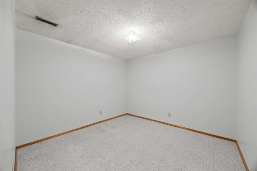 6904 8 Street Nw, Calgary, AB 