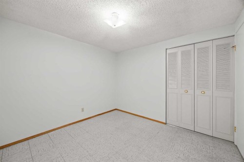 6904 8 Street Nw, Calgary, AB 