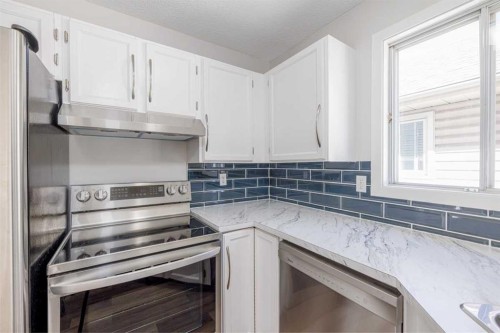 5 Erin Grove Place Se, Calgary, AB 