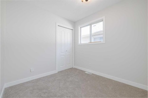 5 Erin Grove Place Se, Calgary, AB 