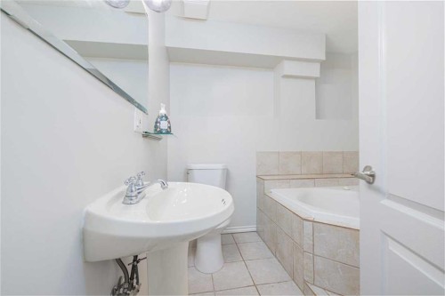 5 Erin Grove Place Se, Calgary, AB 