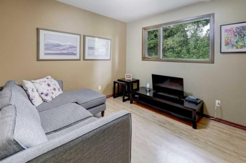 6 Vardana Place Nw, Calgary, AB 