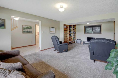 6 Vardana Place Nw, Calgary, AB 