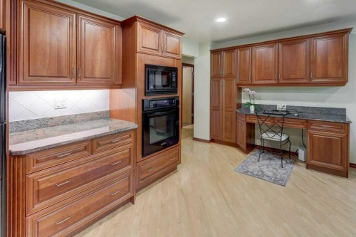 6 Vardana Place Nw, Calgary, AB 