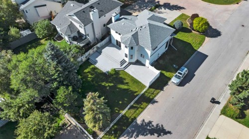238 Hawktree Bay Nw, Calgary, AB 