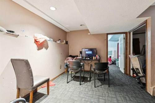 111 Riverbrook Road Se, Calgary, AB 