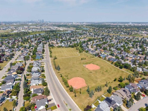 111 Riverbrook Road Se, Calgary, AB 