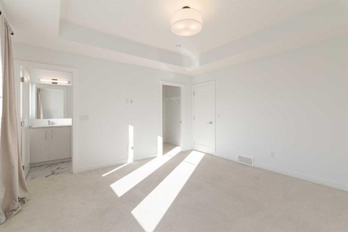 74 Mallard Heath Se, Calgary, AB 