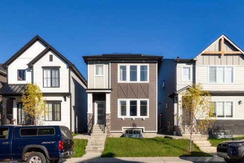 74 Mallard Heath Se, Calgary, AB 
