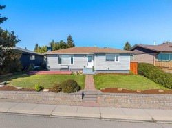 244 Cantrell Drive SW Calgary, AB T2W 2K6