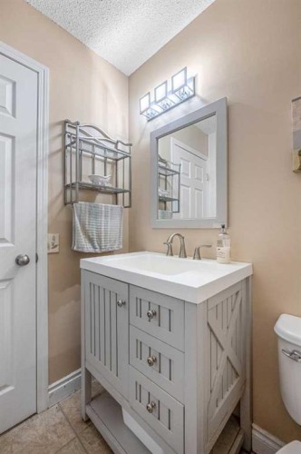 244 Cantrell Drive Sw, Calgary, AB 