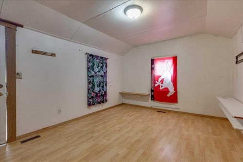 2214 19 Avenue, Bowden, AB 