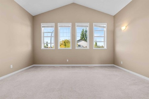 15 Cranfield Manor Se, Calgary, AB 