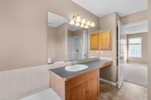 15 Cranfield Manor Se, Calgary, AB 