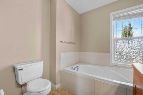 15 Cranfield Manor Se, Calgary, AB 